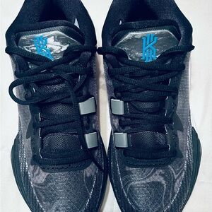 Nike Black and White Athletic Shoes